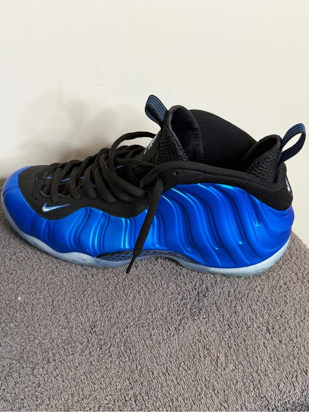 Nike Air Foamposite-style Athletic Shoes Men’s size 11 in “International Blue”